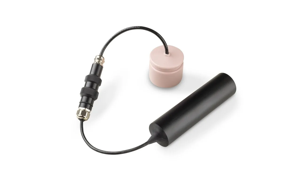 EchoTrace Tag beacon with battery pack